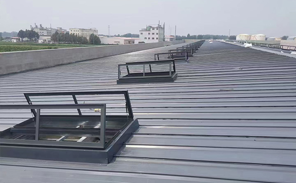 某中学室内体育馆宁夏排烟窗改造项目