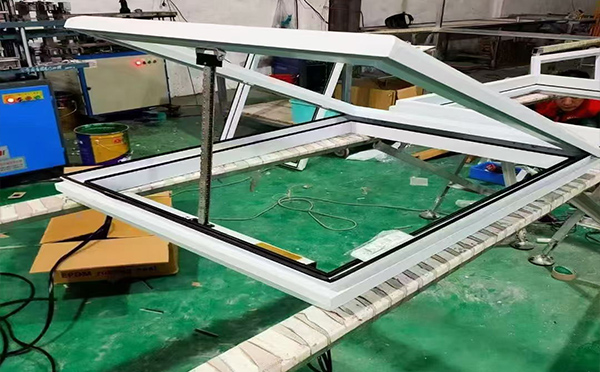 某地下车库出入口宁夏排烟窗配置工程