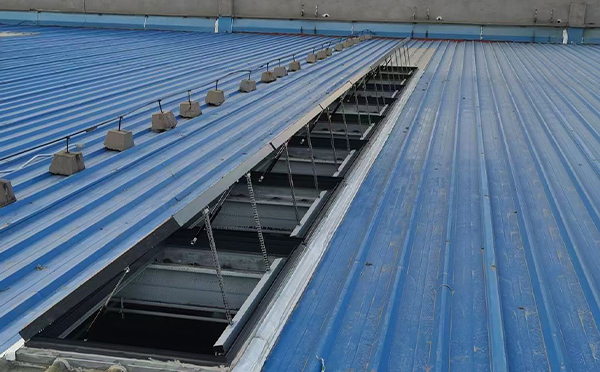 某城市大型商业综合体中庭宁夏排烟窗工程