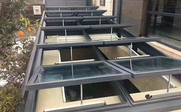 某轨道交通车辆维修车间宁夏排烟窗应用